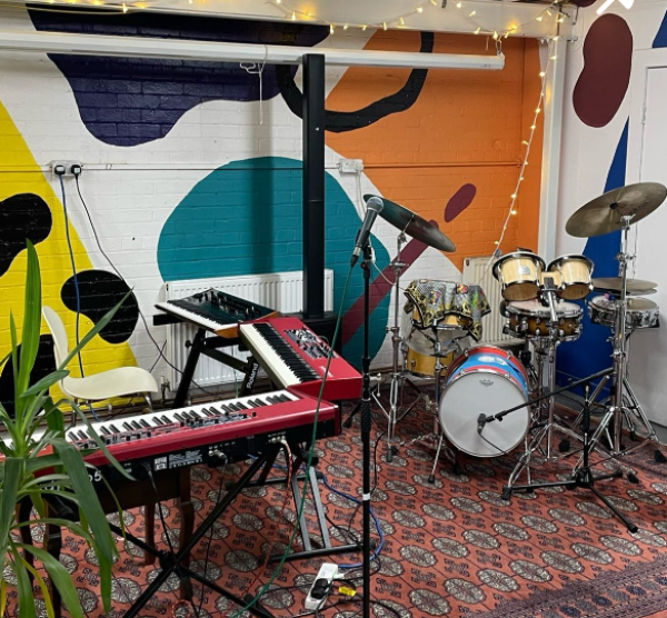 In the colourful setting of Open Source Arts, Mindsuite bring together improvised percussion, keyboards and more.