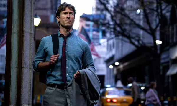 A still from the film "How To Make A Killing"