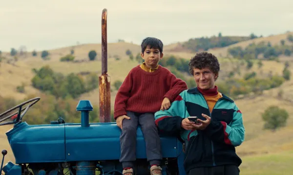 a still from "DJ Ahmet"