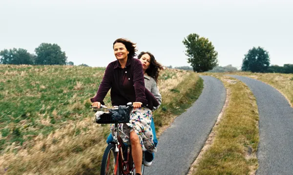 A still from "Miroirs No. 3"