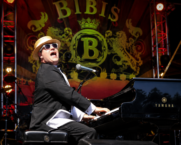 ELTON JOHN