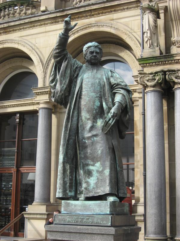 A photograph of a statue of Walter Hook in Leeds City Square