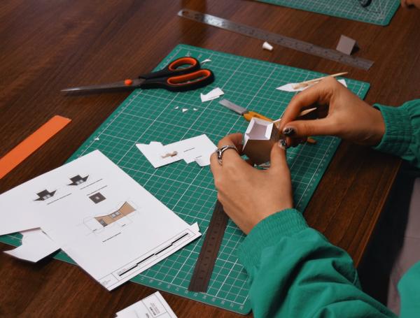 Making a model of a paper house