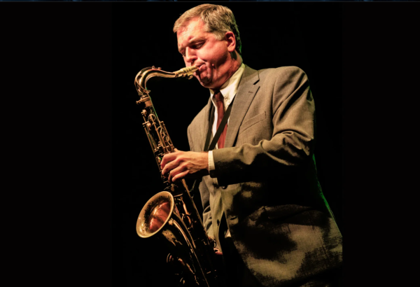 Simon Spillett playing sax