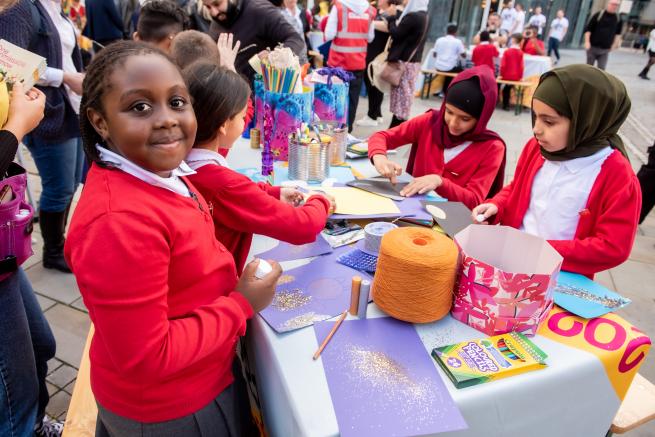 children at a craft table