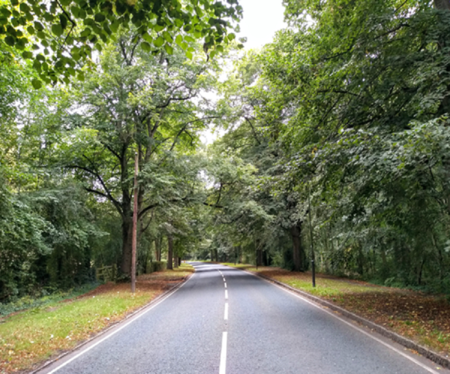 Gledhow Valley Road with no traffic on
