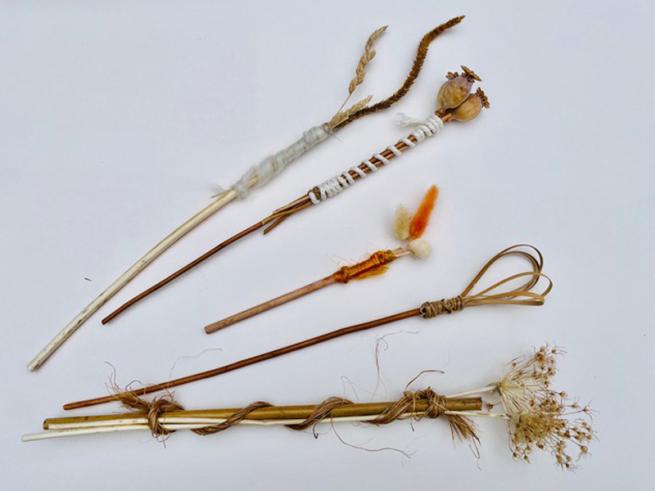 DIY nature brushes made of leaves, twigs and flowers.