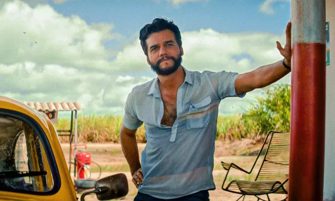 A still from the film "The Secret Agent"