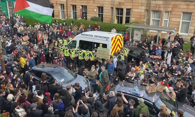 A still from the film "Everybody to Kenmure Street"