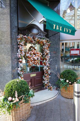 Located in the historic, listed building on Vicar Lane in the heart of Leeds, The Ivy Victoria Quarter offers something for everyone, with an all-day contemporary British menu that ranges from breakfast through to lunch and dinner including light snacks, sandwiches and afternoon tea.There is also a dedicated weekend brunch menu with some delicious alternatives to our mid-week à la carte and an exclusive drinks menu specially created by our bartender, including some classic favourites with a twist and new…