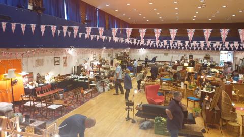 Enjoying excellent transport links by road, rail and air, Pudsey Civic Hall could be the perfect place for your next conference, meeting or dinner.

With a choice of four spacious rooms and free parking for up to 300 cars, Pudsey Civic Hall combines outstanding value for money with a flexible and versatile space for any event. 

Ballroom 
With a maximum capacity of 450, the prestigious ballroom is an ideal location for dances, exhibitions, trade fairs, concerts, theatrical productions and weddings…